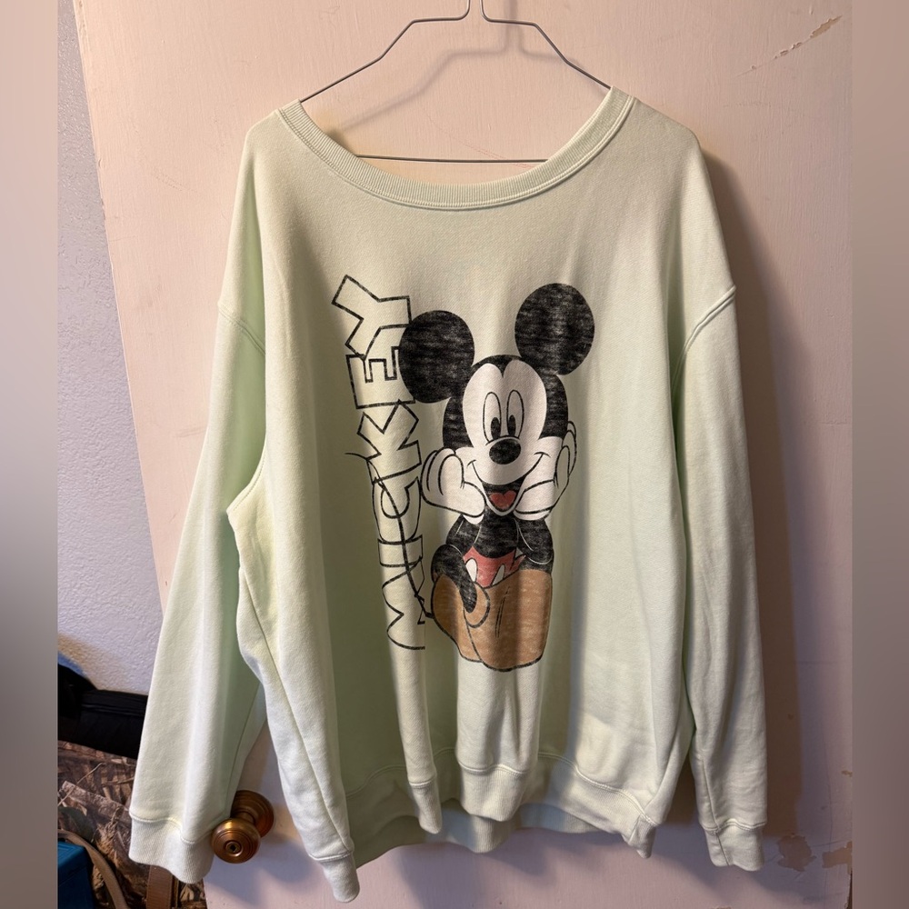 NWT MICKEY SWEATSHIRT. 1X in sea foam green.